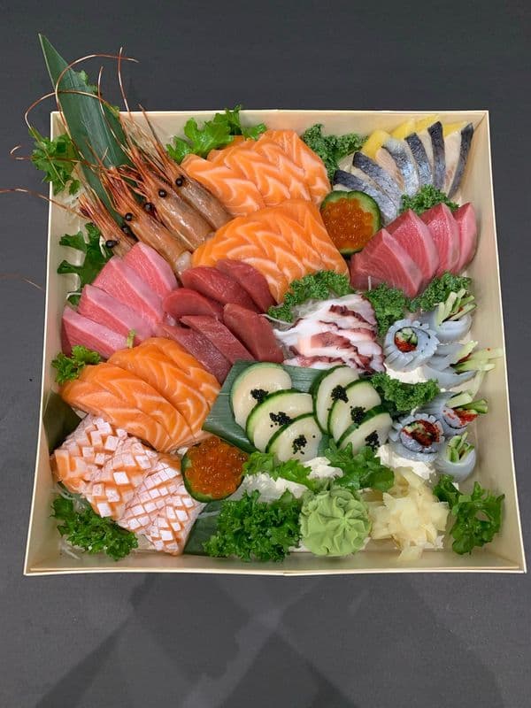 P03. Vintage Sashimi 60 pcs (for 4) / P03. 刺身拼盤 60 pcs ( for 4)