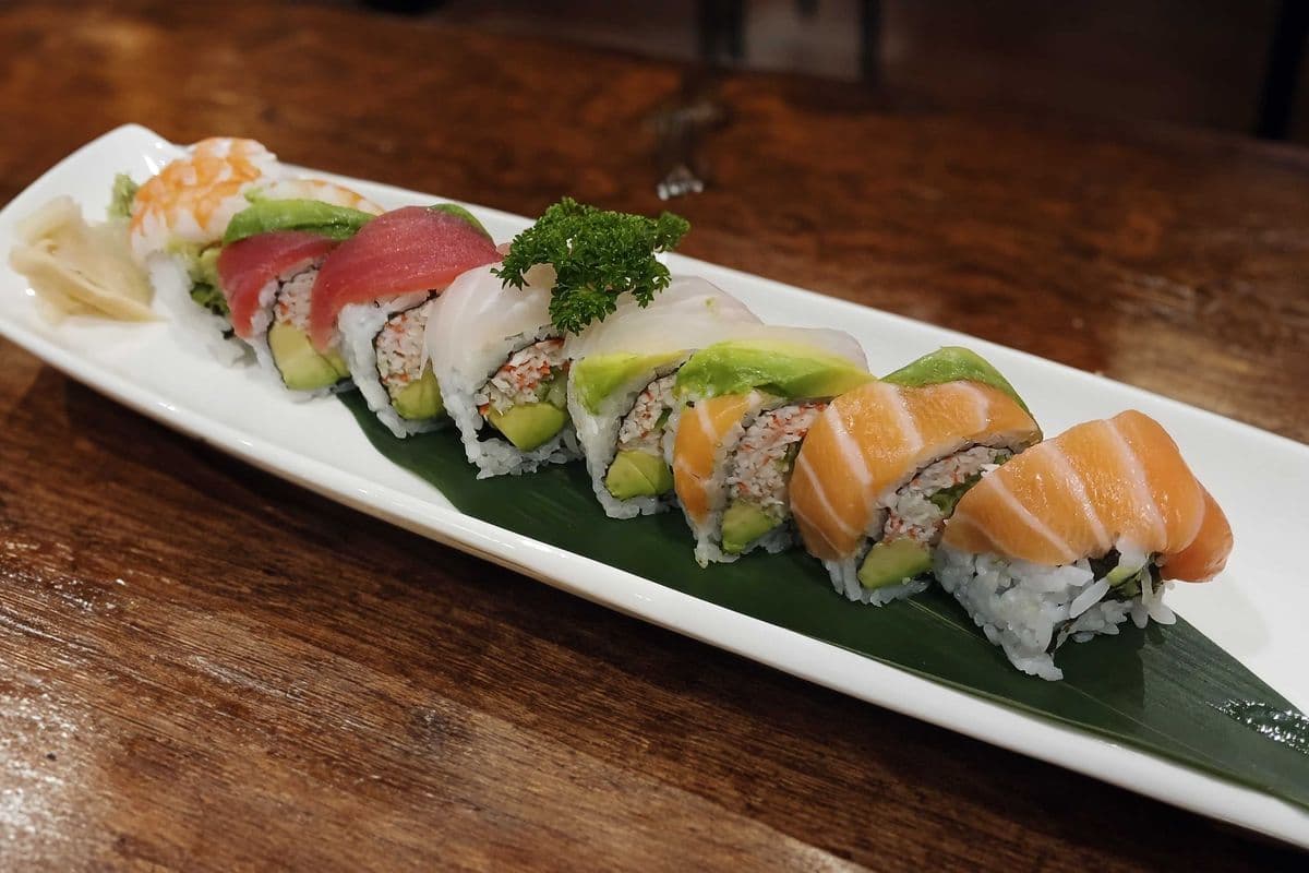 Rainbow Roll (8 pcs)