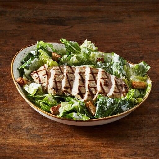Chicken Caesar Salad / Salade César au poulet