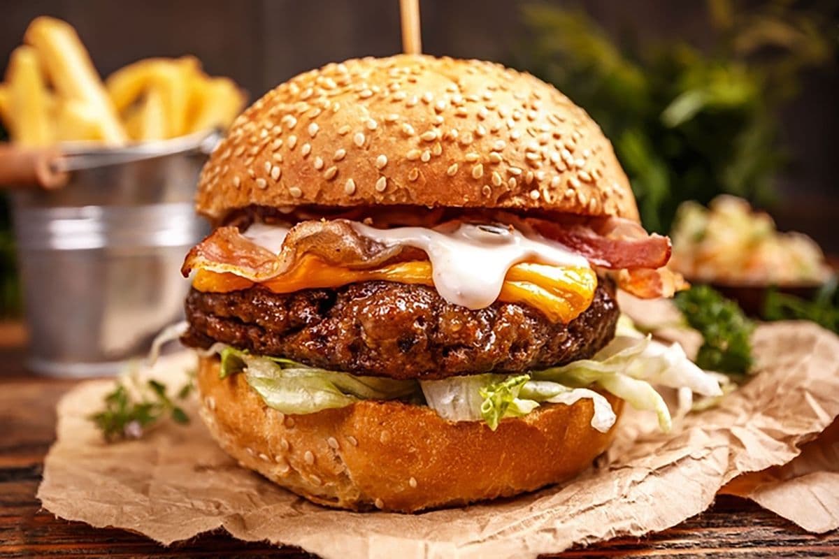 Bacon Cheeseburger with fries