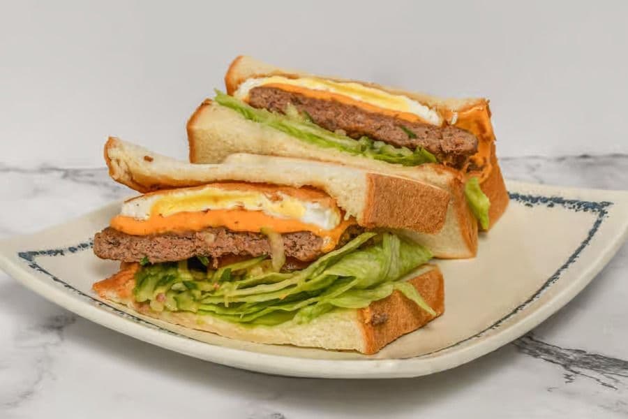 Cheese, Beef Patty and Egg Sandwich (起士煎牛肉餅烤吐司三明治)