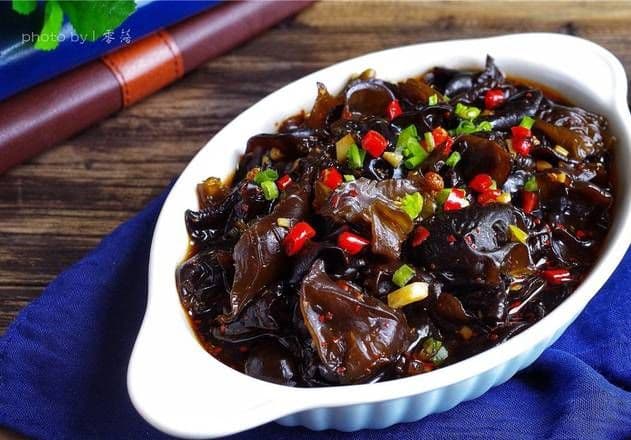 Black Fungus Salad (凉拌木耳)