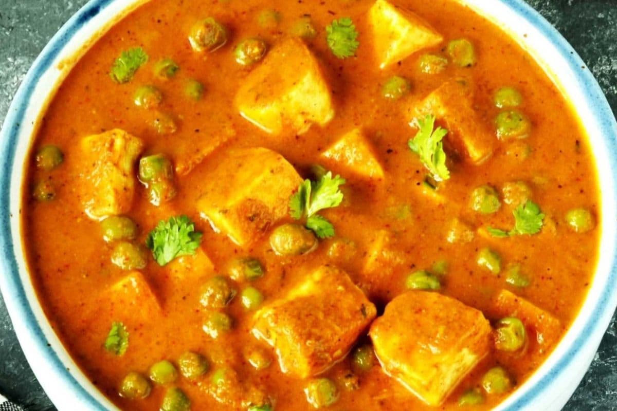 67. Matar Paneer