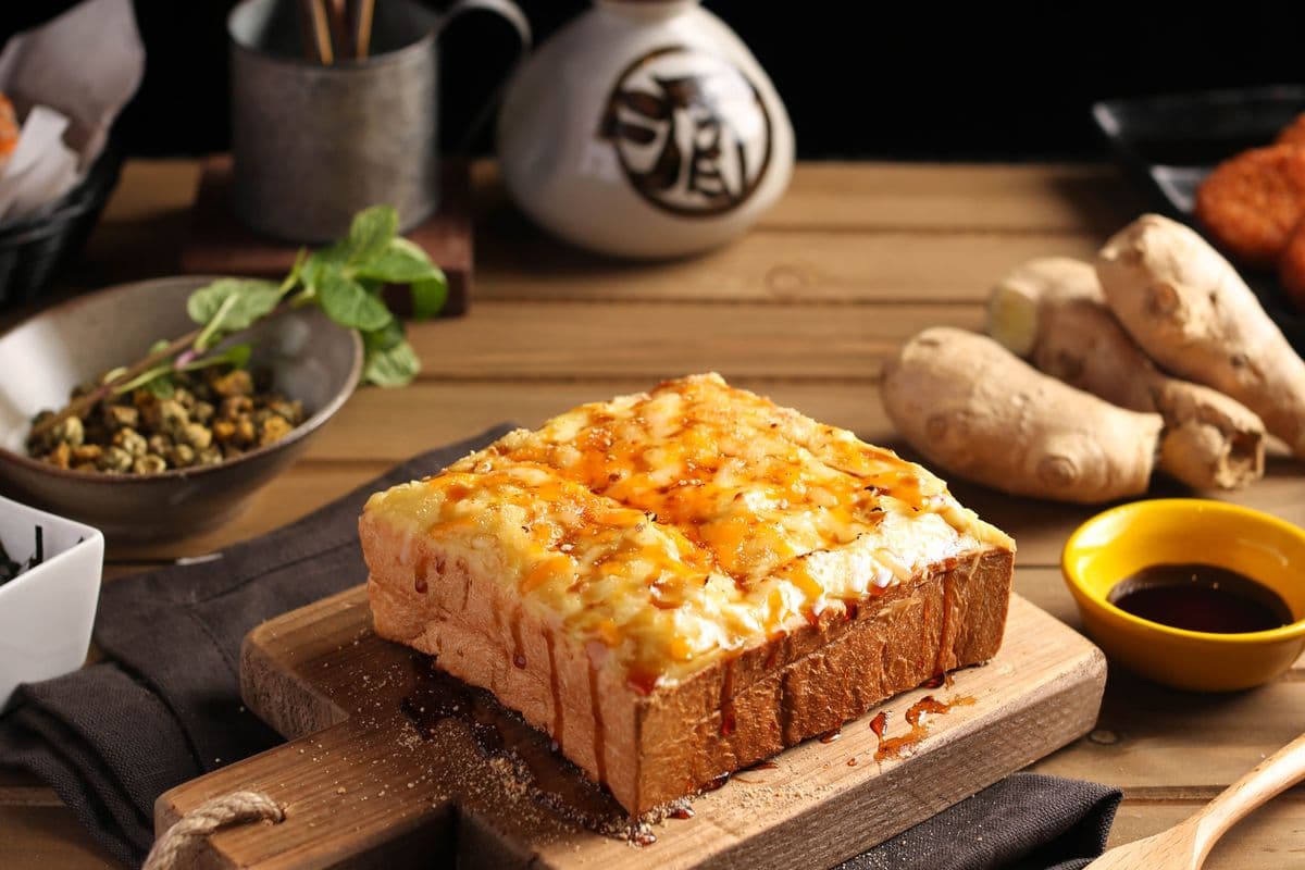 Golden Cheesy Durian Toast 黑糖榴槤芝士厚片