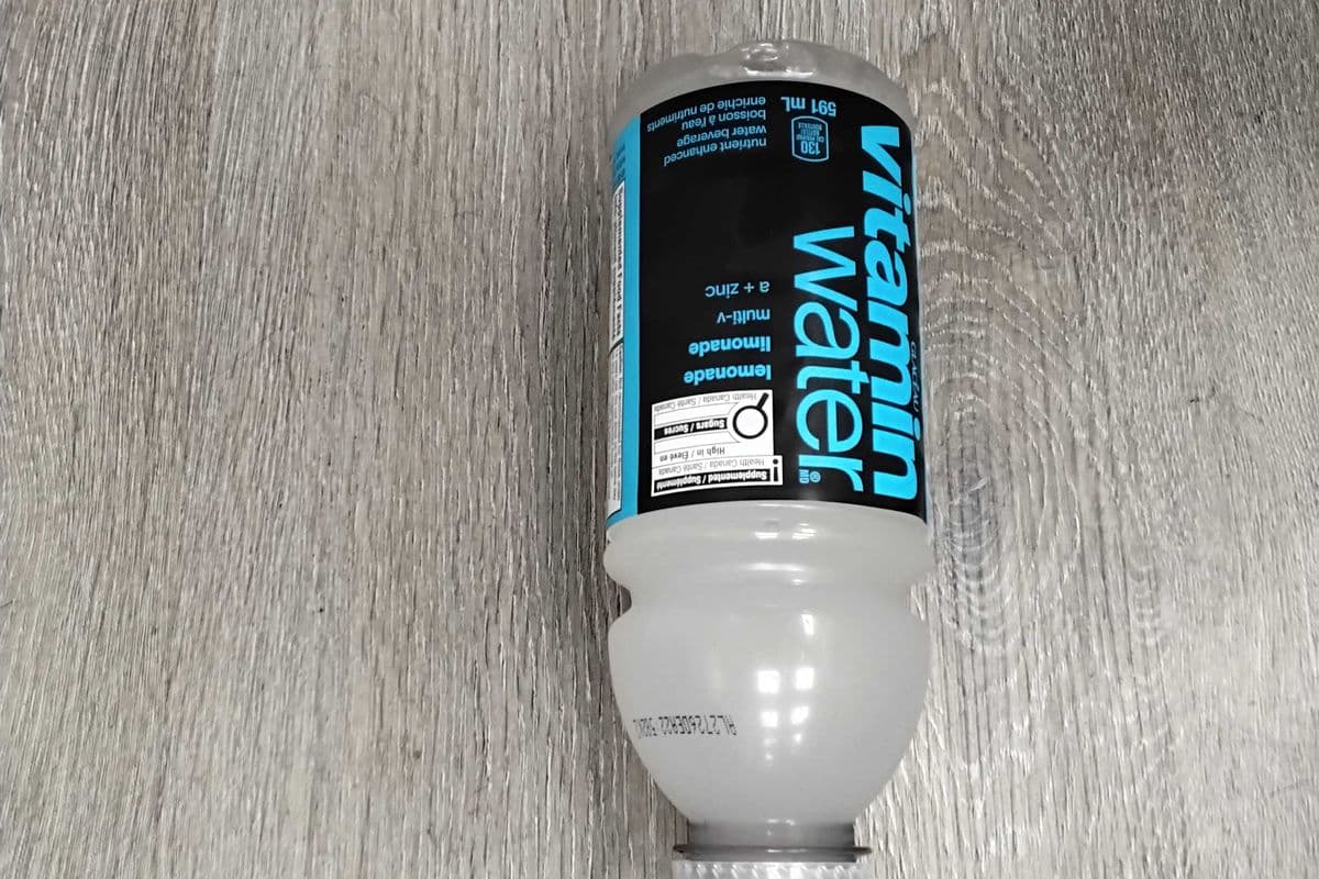 Vitamin water lemonade with multi v (a + zinc) (591ml)