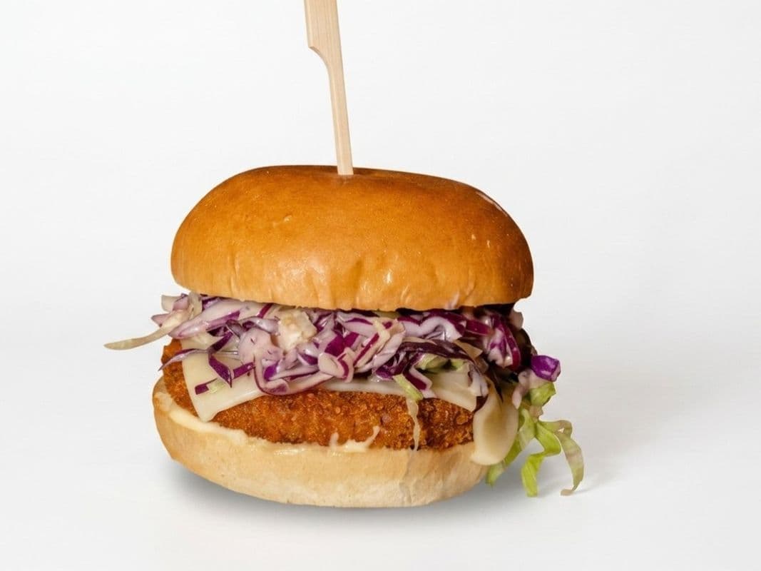 Coleslaw Crispy Chick'UN Burger