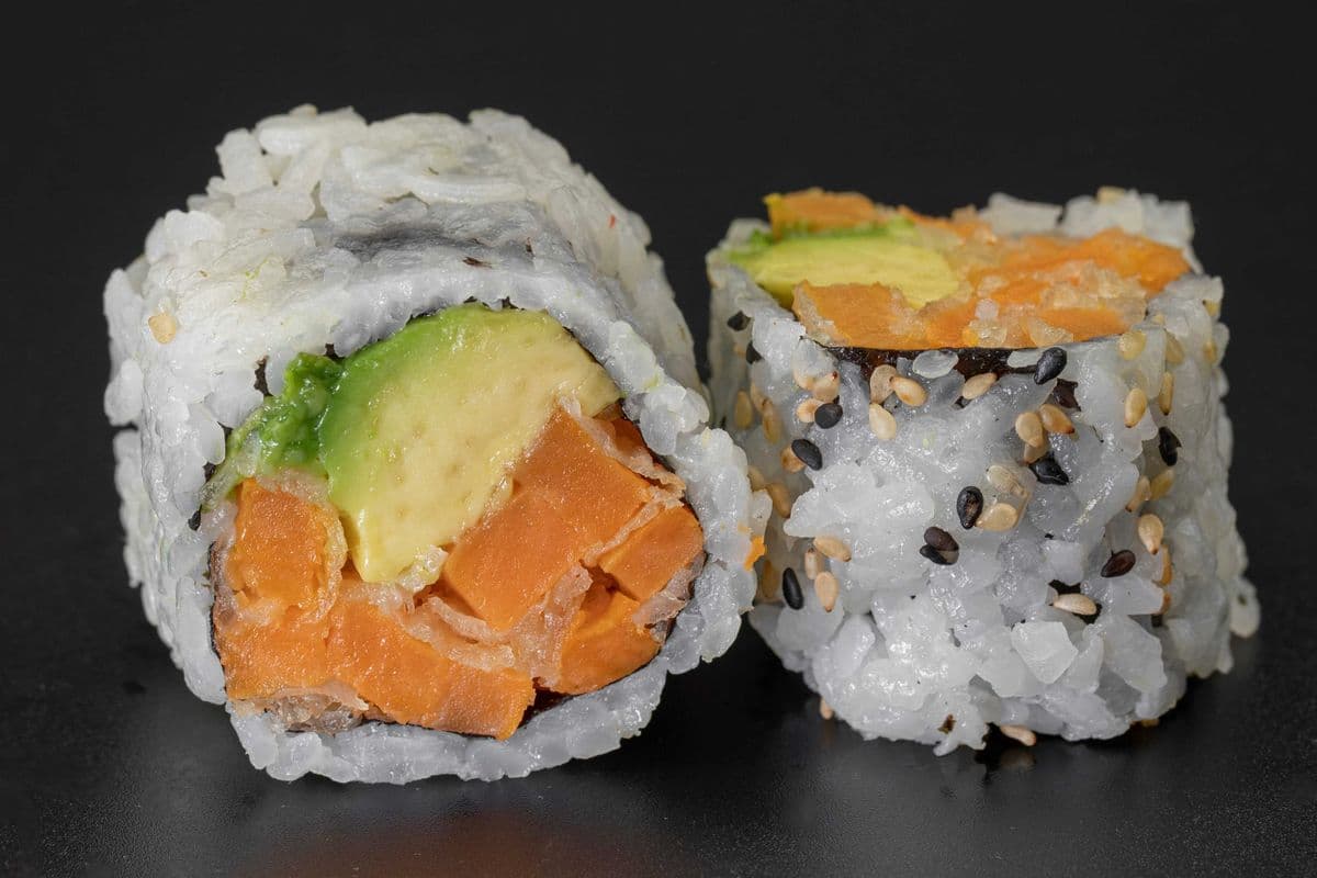S21. Yam Avocado Roll (6 pcs)