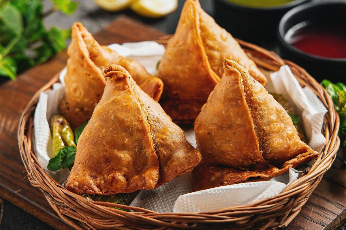 Vegetable Samosas (2 pcs)