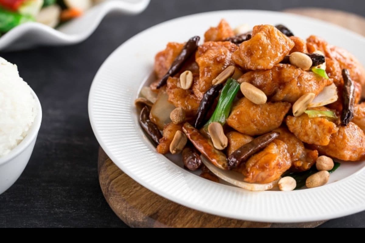 Kung Po Chicken with Peanuts