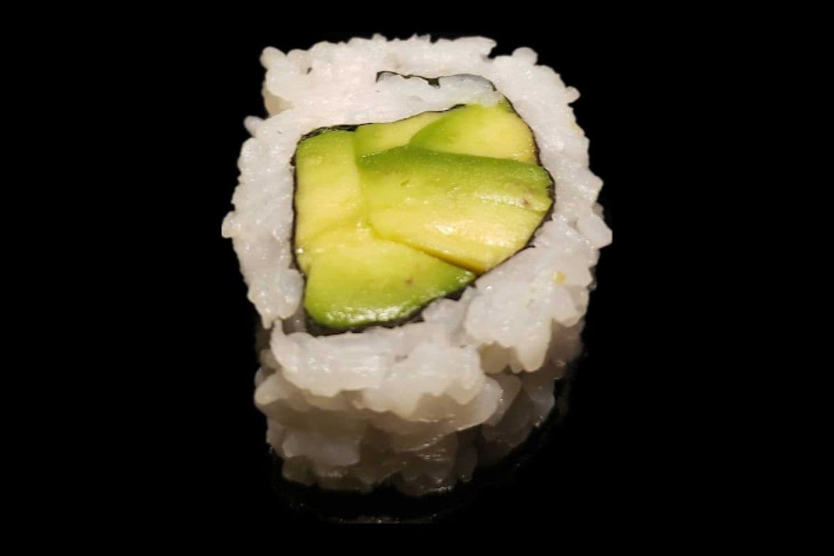 Avocado Roll (8pcs)