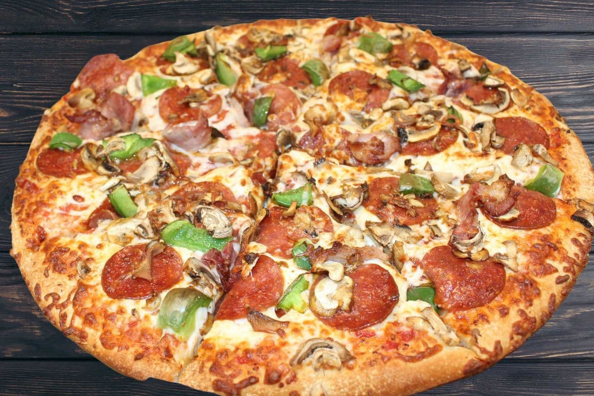 Canadian Classic Pizza (Halal)