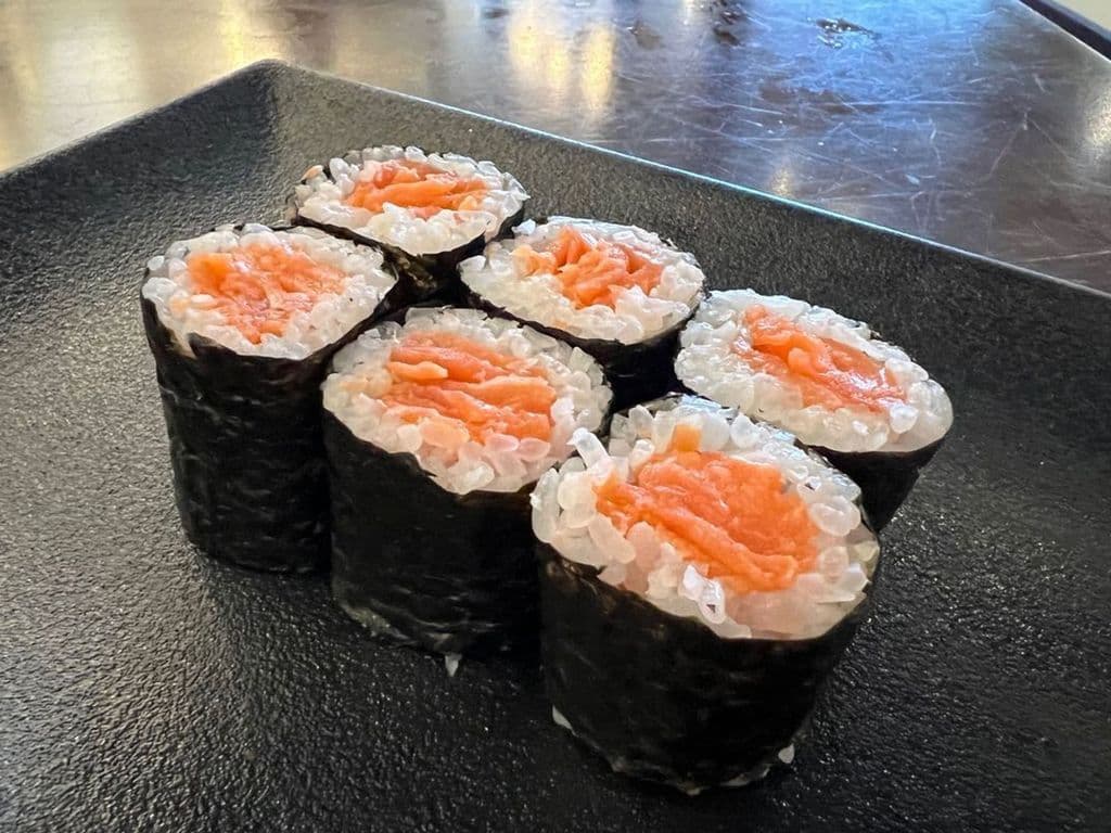 Smoked Salmon Maki(6pcs)