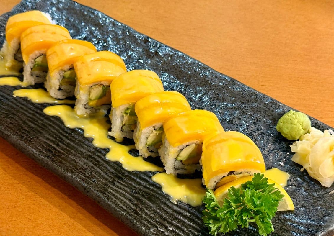 Mango Mango Roll (8 pcs)