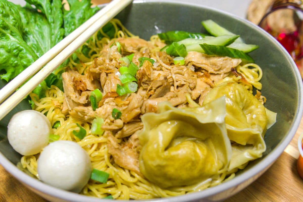 Tossed Chicken Noodles