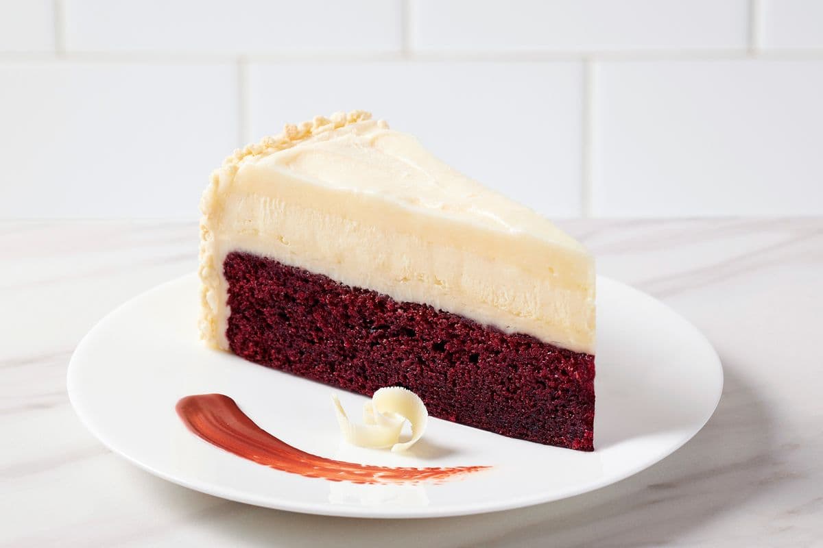 Tranche de gâteau au fromage velours rouge / Red Velvet Cake Cheesecake Slice