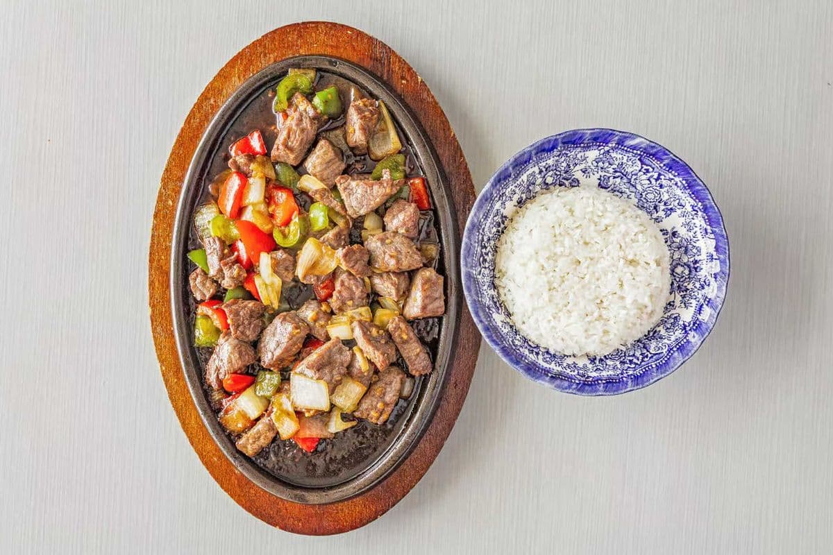 W8. Bò Lúc Lắc Đĩa Nóng / Sizzling Plate Shaking Beef