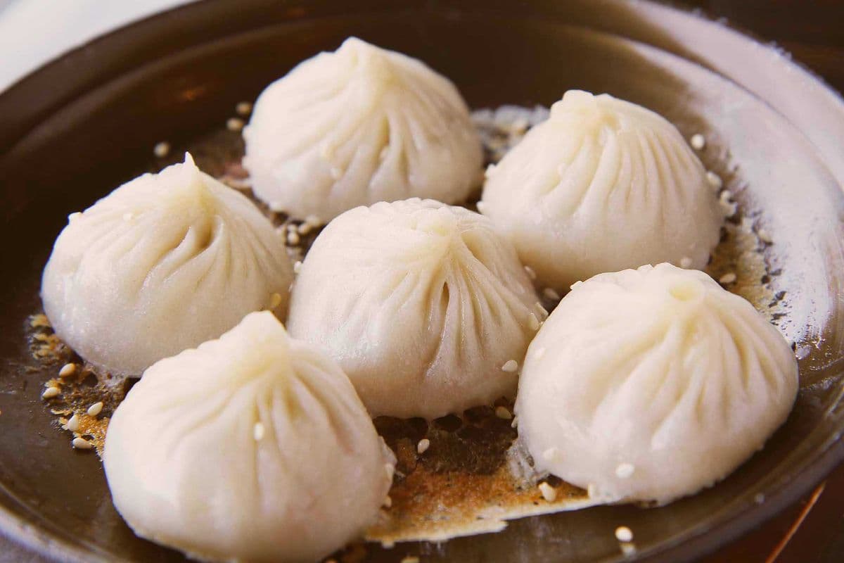 Pan Fried Pork Soup Dumplings (6 pcs) 生煎小籠湯包