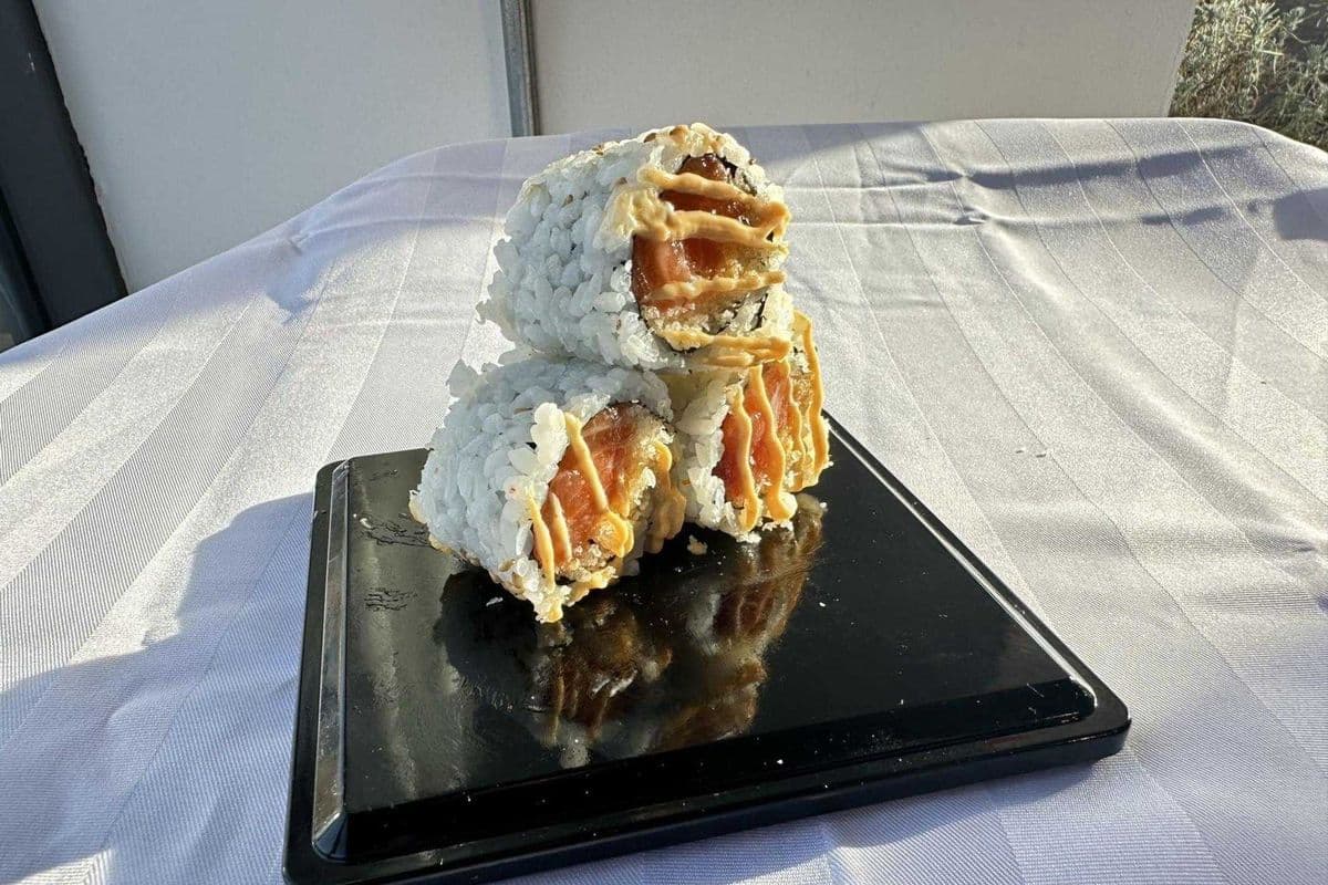 Crispy Spicy Salmon Roll (6pcs)