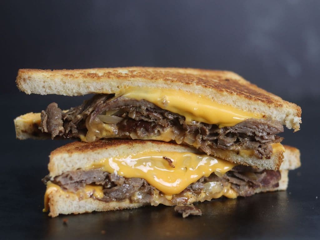 Grilled Cheese Porc Éffiloché/ Pulled Pork Grilled Cheese