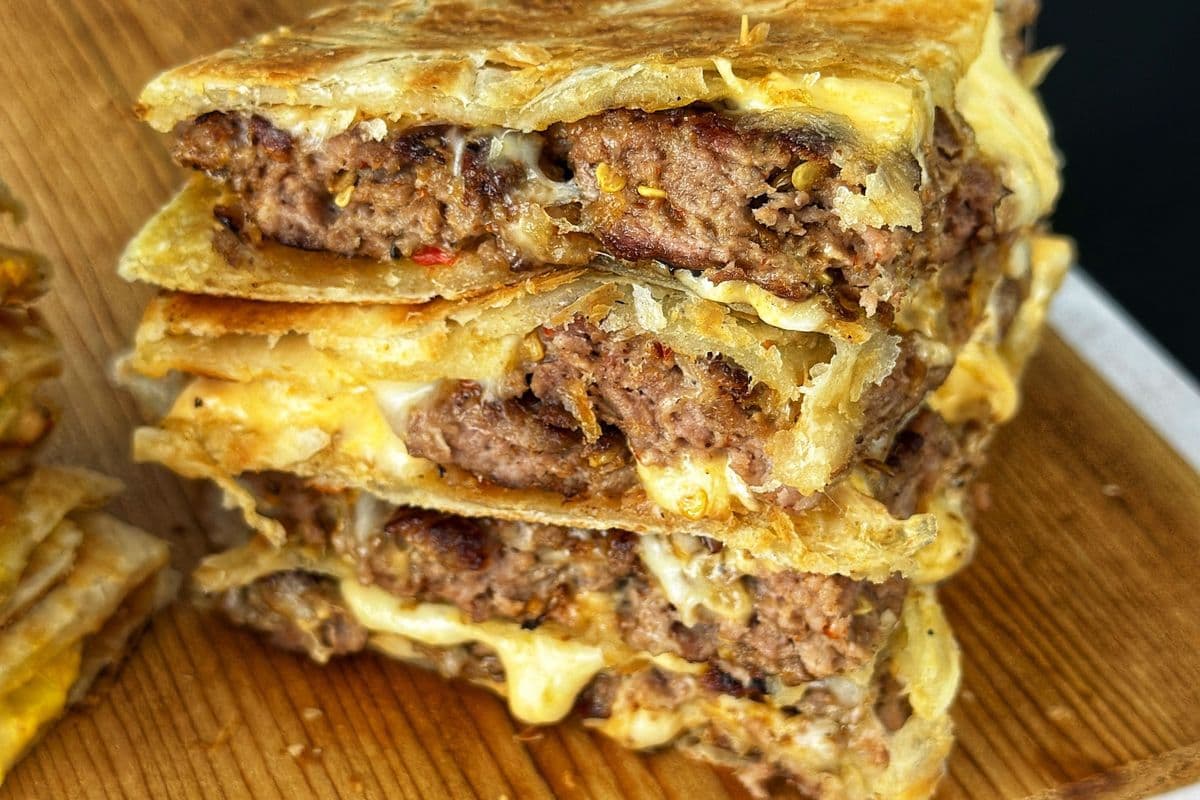 Chapli Paratha Pizza (Beef)