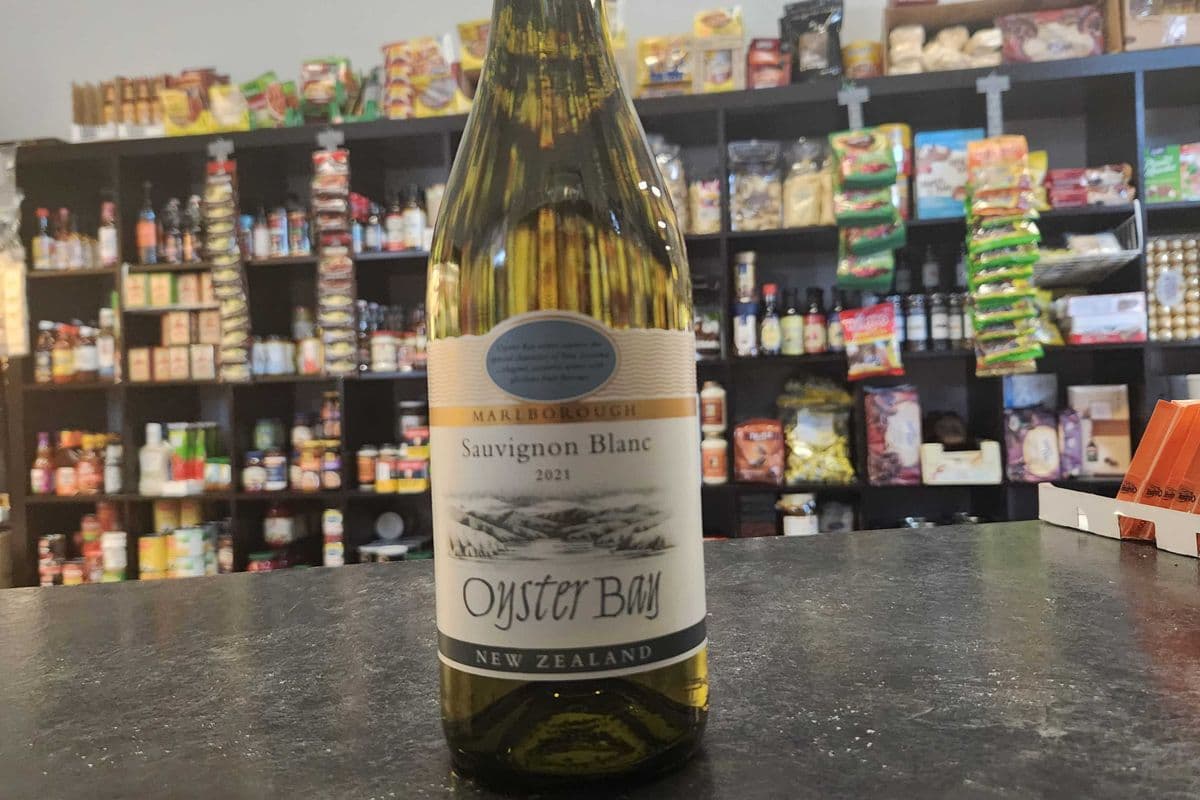 Oyster Bay Sauvignon Blanc (750 ml) (1 x 750 ml)