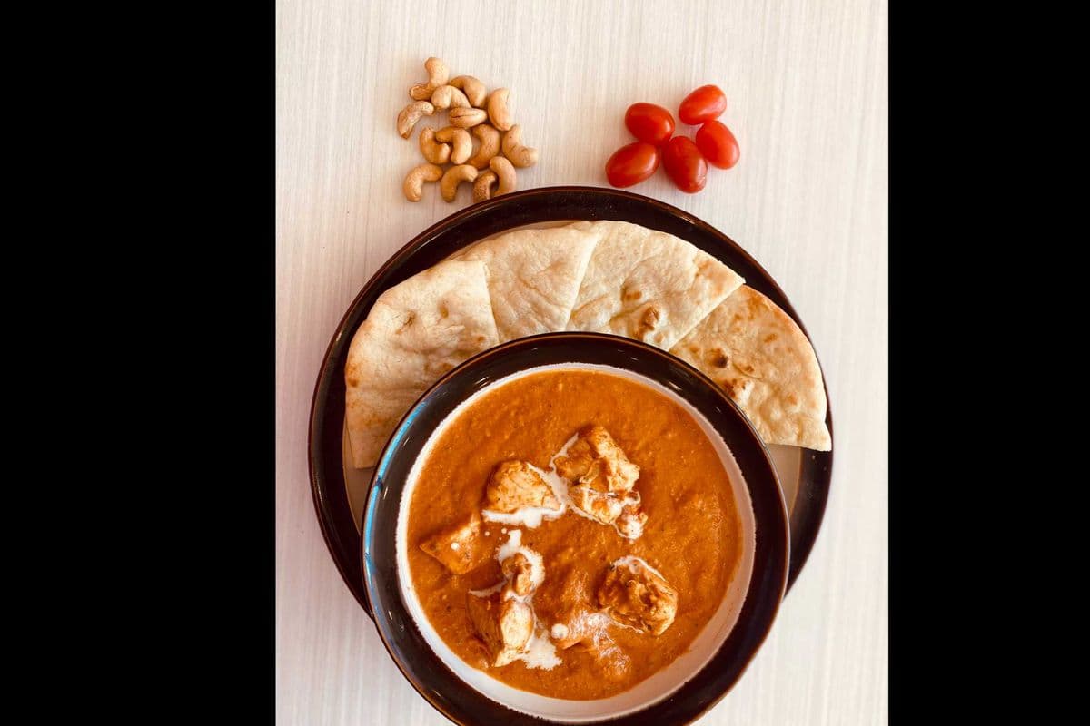 Butter Chicken W/Naan Bread