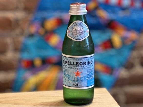 S.Pellegrino 250ml Water Glass Bottle / S.Pellegrino 250ml Water Glass Bottle