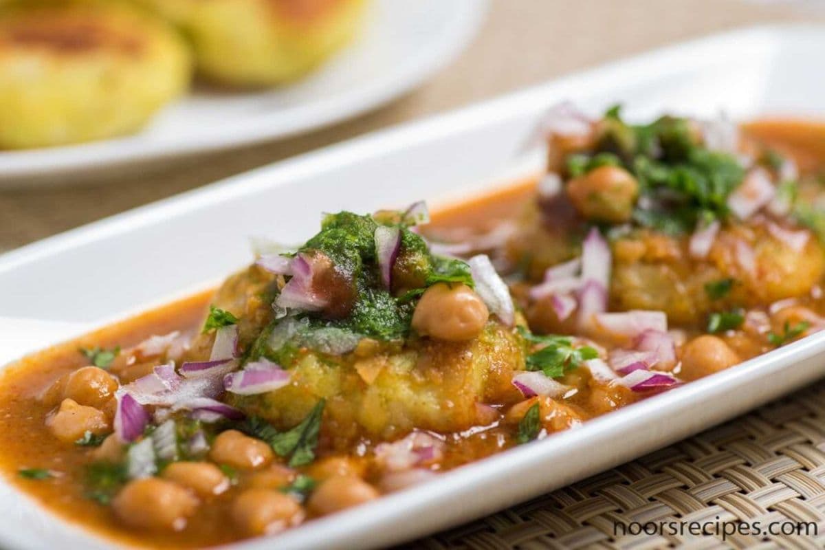 Aloo Tikki with Chana (2 pcs)