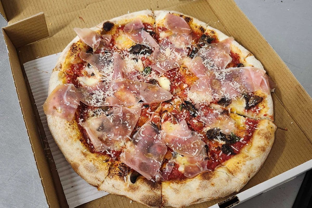 23. 16" Extra Large European Pizza