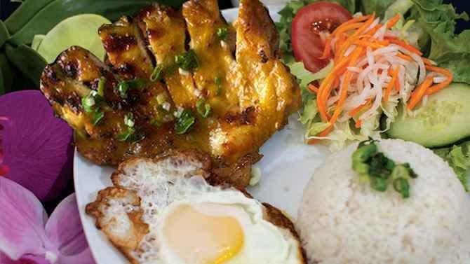 BOGO - R1. Grilled Boneless Lemongrass Chicken (Cơm Gà Nướng Sả)