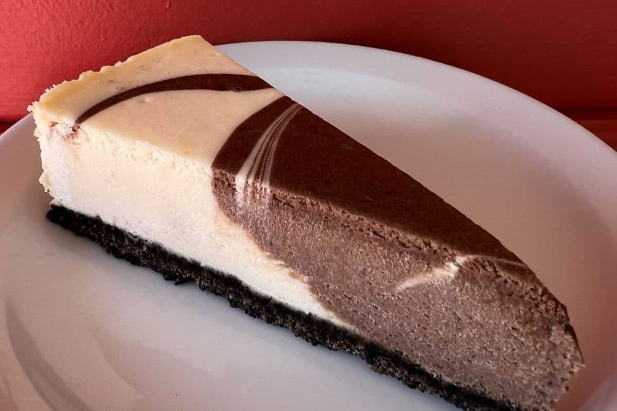 CHOCOLATE SWIRL CHEESE CAKE