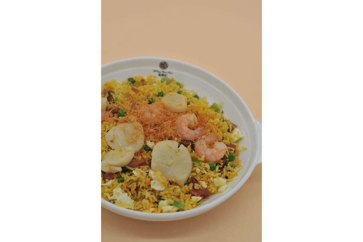 K6. Chef Special Fried Rice with Scallop, Shrimp, BBQ Pork, and Preserved Sausage