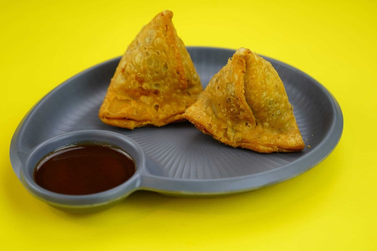 Vegetable Samosa (2 pcs)