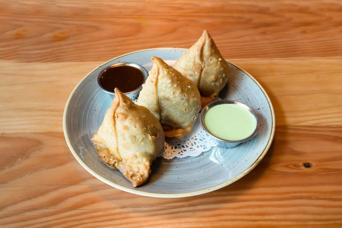 Vegetable Samosa (3 Pcs)