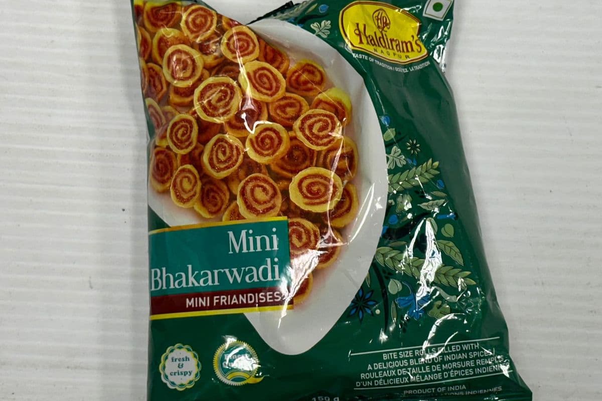 Haldiram's Mini Bhakarwadi (150g) (270 Cal)