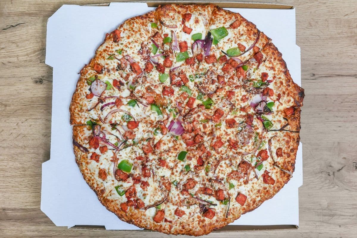 Large BBQ Chicken Pizza