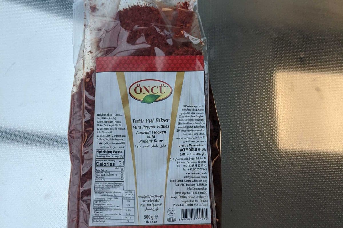 ONCU TATLI KIRMIZI PUL BIBER MILD RED PEPPER FLAKES 500 g