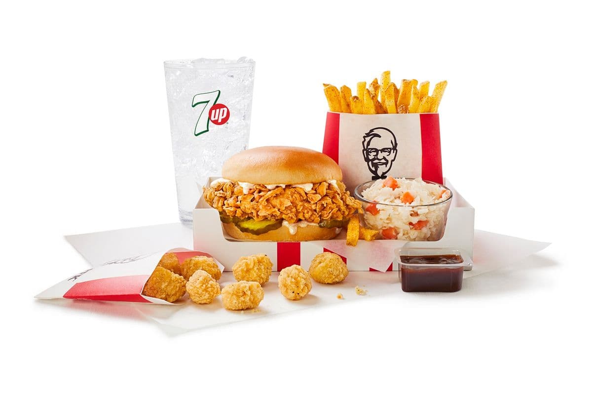 Boîte-repas du fameux sandwich au poulet / Famous Chicken Sandwich Box Meal