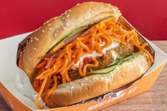 Aloo Tikki Noodles Burger