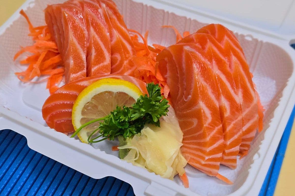 Salmon Sashimi (7pcs)