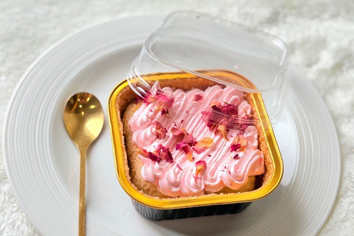 Rose Milk Cake (5 oz.)