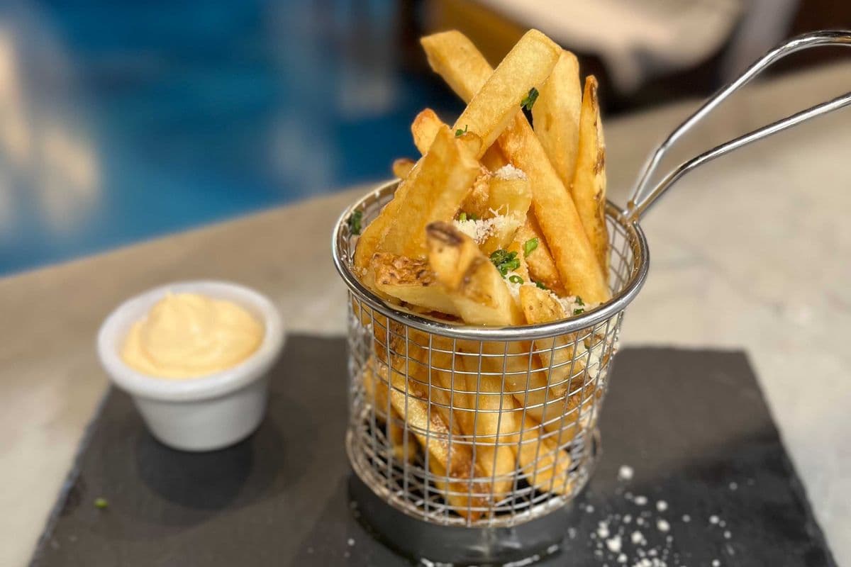 Truffle Fries (Patate Fritte Olio Al Tartufo, Erbetta Cipollina)