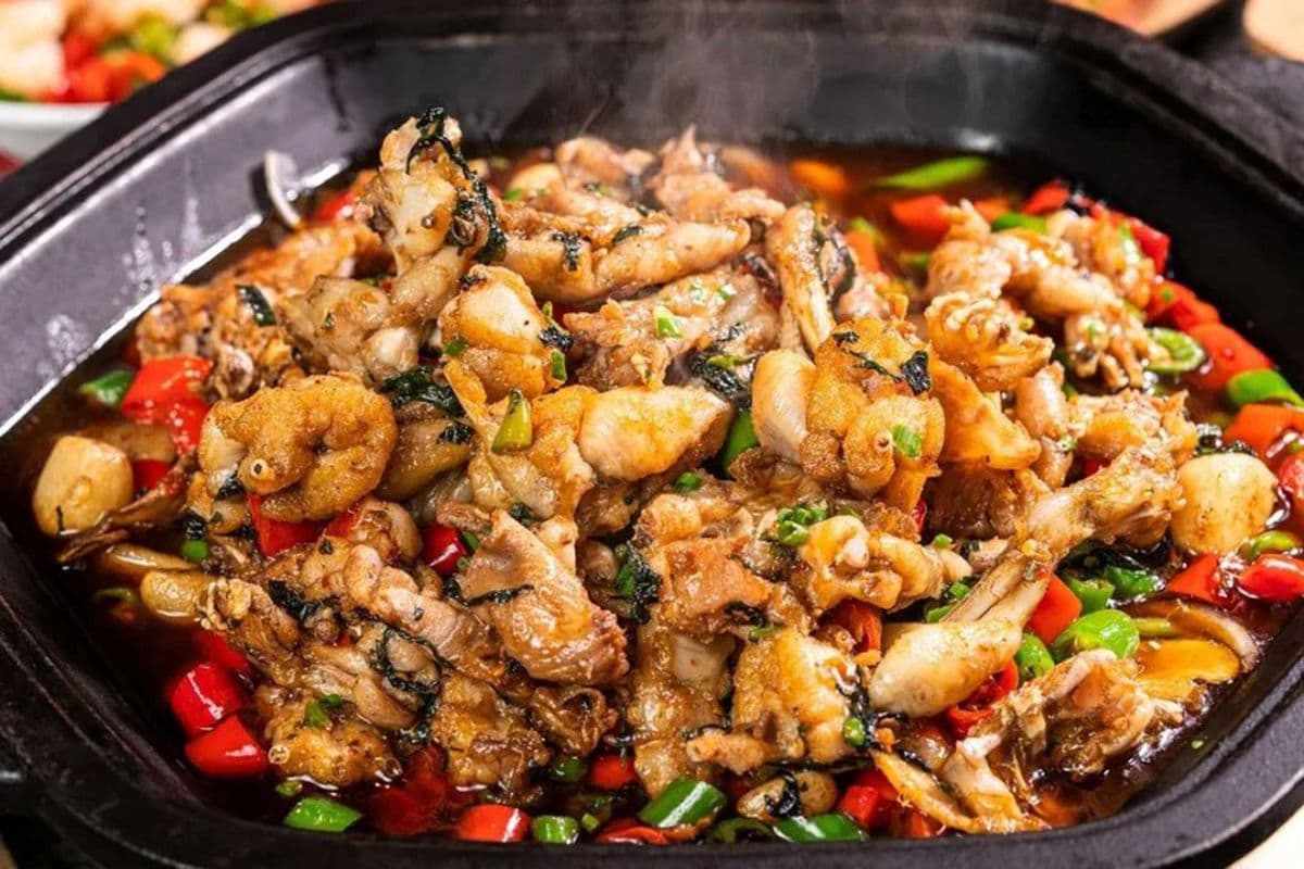 3. Signature Bullfrog Hot Pot (招牌牛蛙锅)