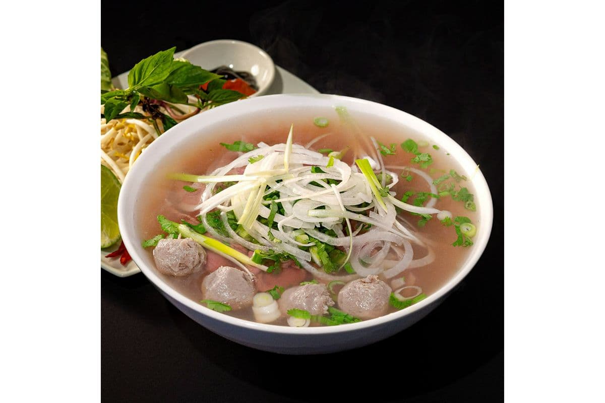 PHO4. Rare Beef and Beef Balls Noodle Soup | Phở Tái Viên