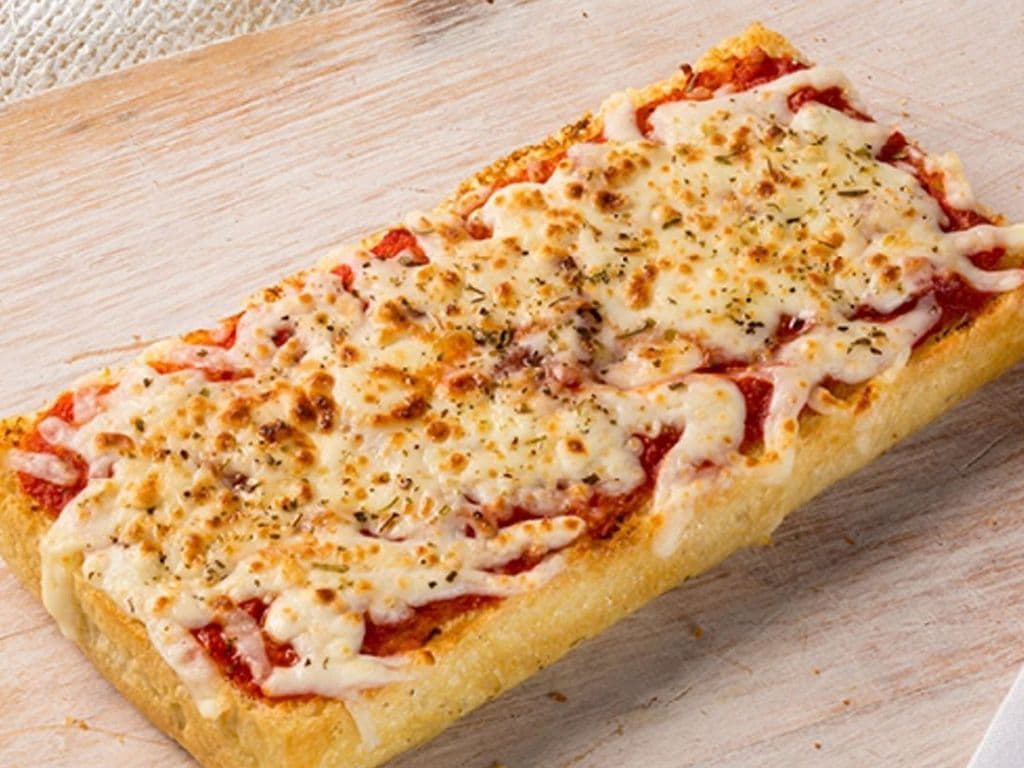 Cheese Pizza Bread (580 Cal)