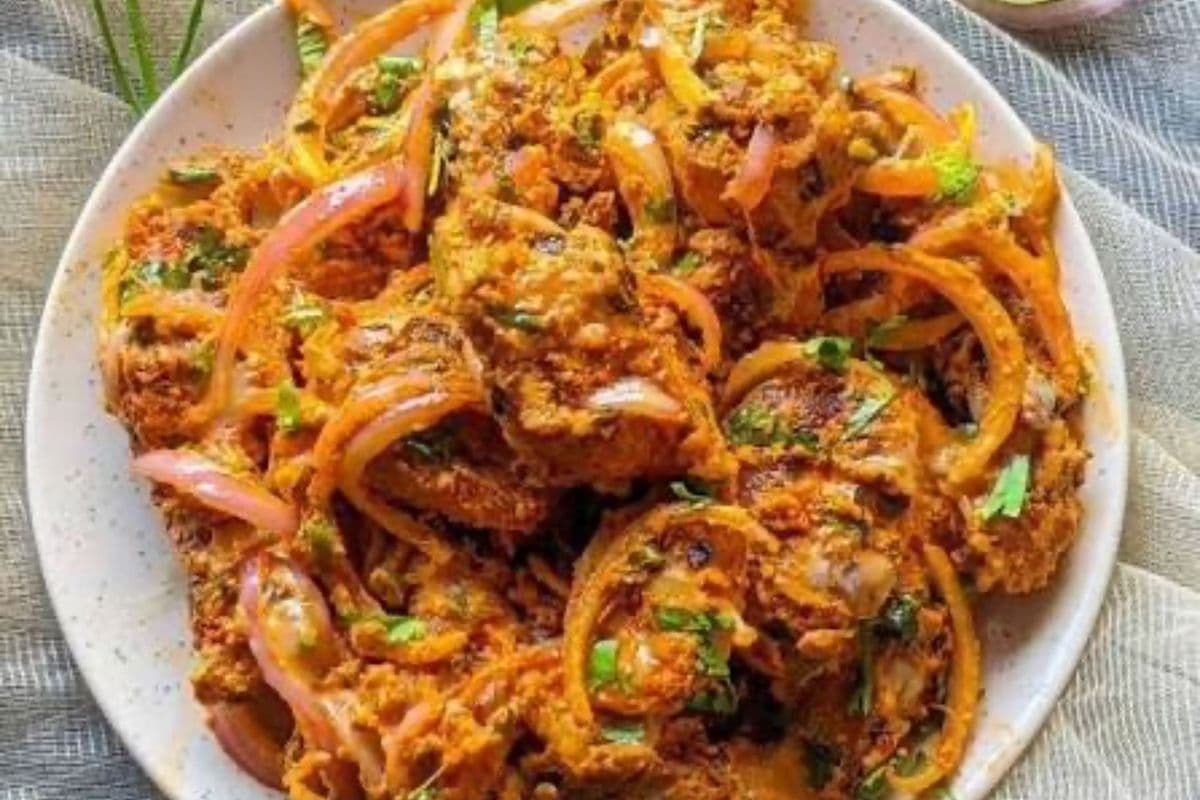 Tandoori Achari Momo's