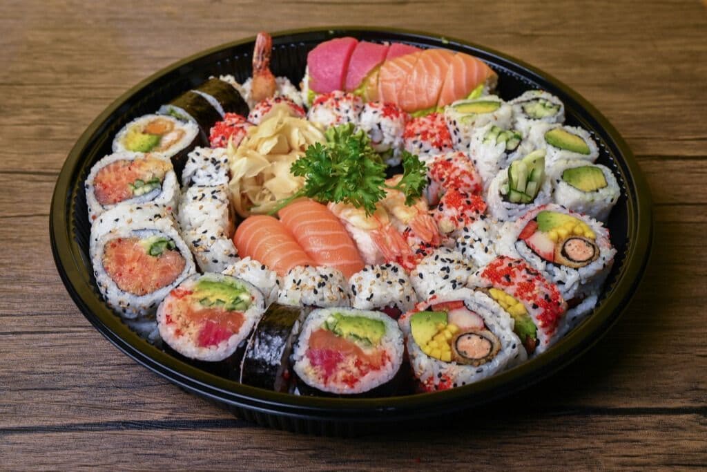 167. 25 Futomakis, 16 makis, 12 hosomakis, 4 nigiris (57mcx)