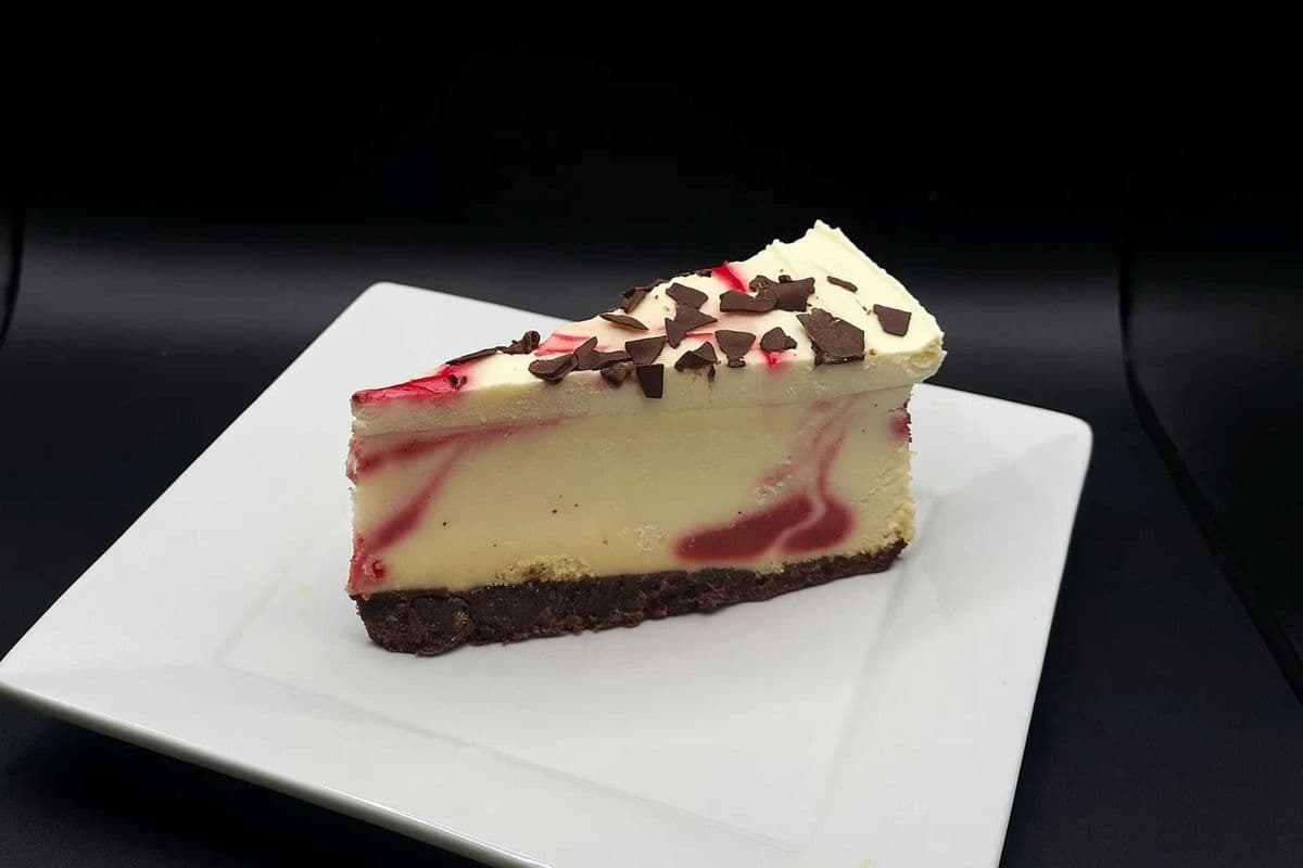 Strawberry Champagne Cheesecake (Gluten Friendly)