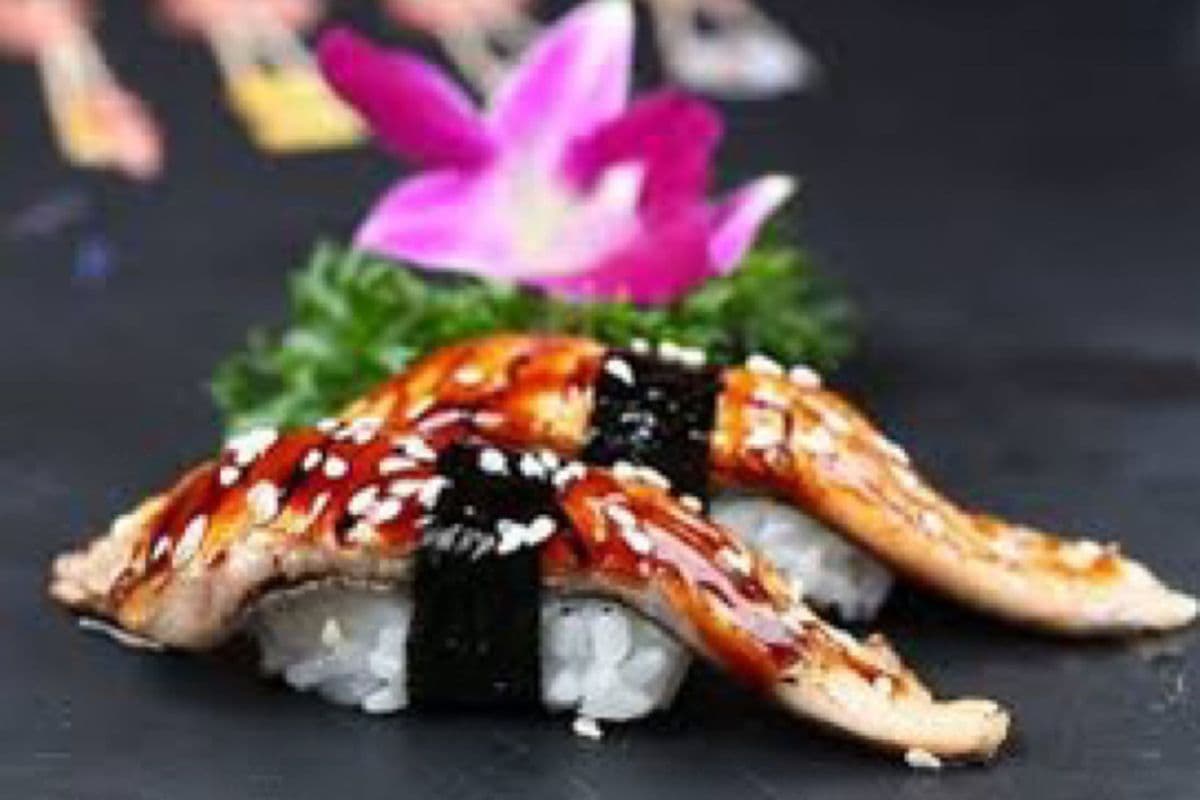 Eel Sushi (3 pcs)