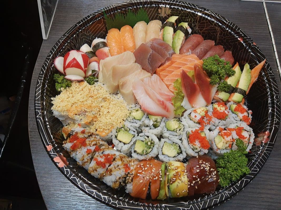 Sashimi, Sushi, and Roll Combo (60 pcs)